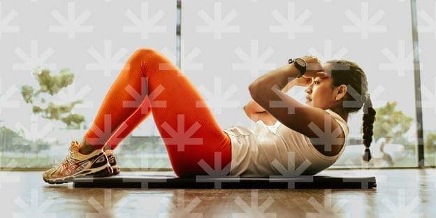 woman doing sit ups